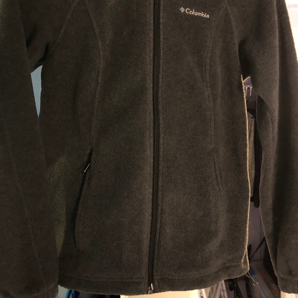 SOLD - Columbia Grey Zip-Up Fleece - Picture 2 of 3